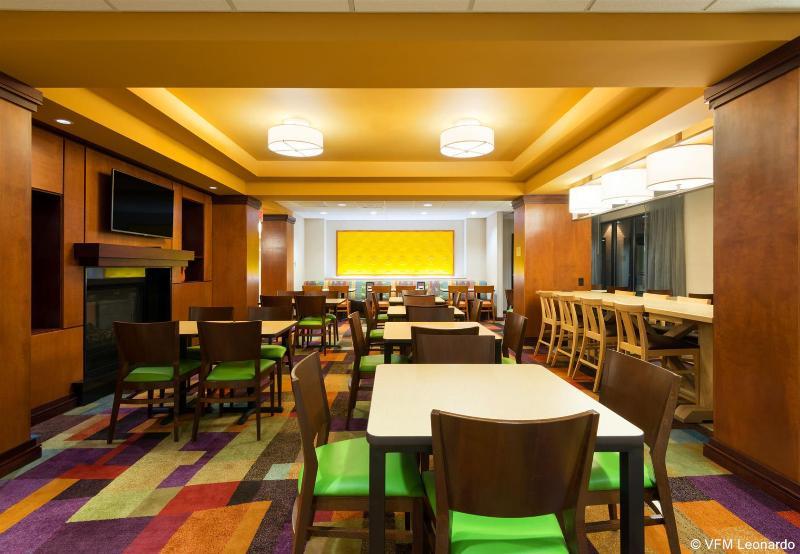 Hotel Fairfield & Downtown 3*
