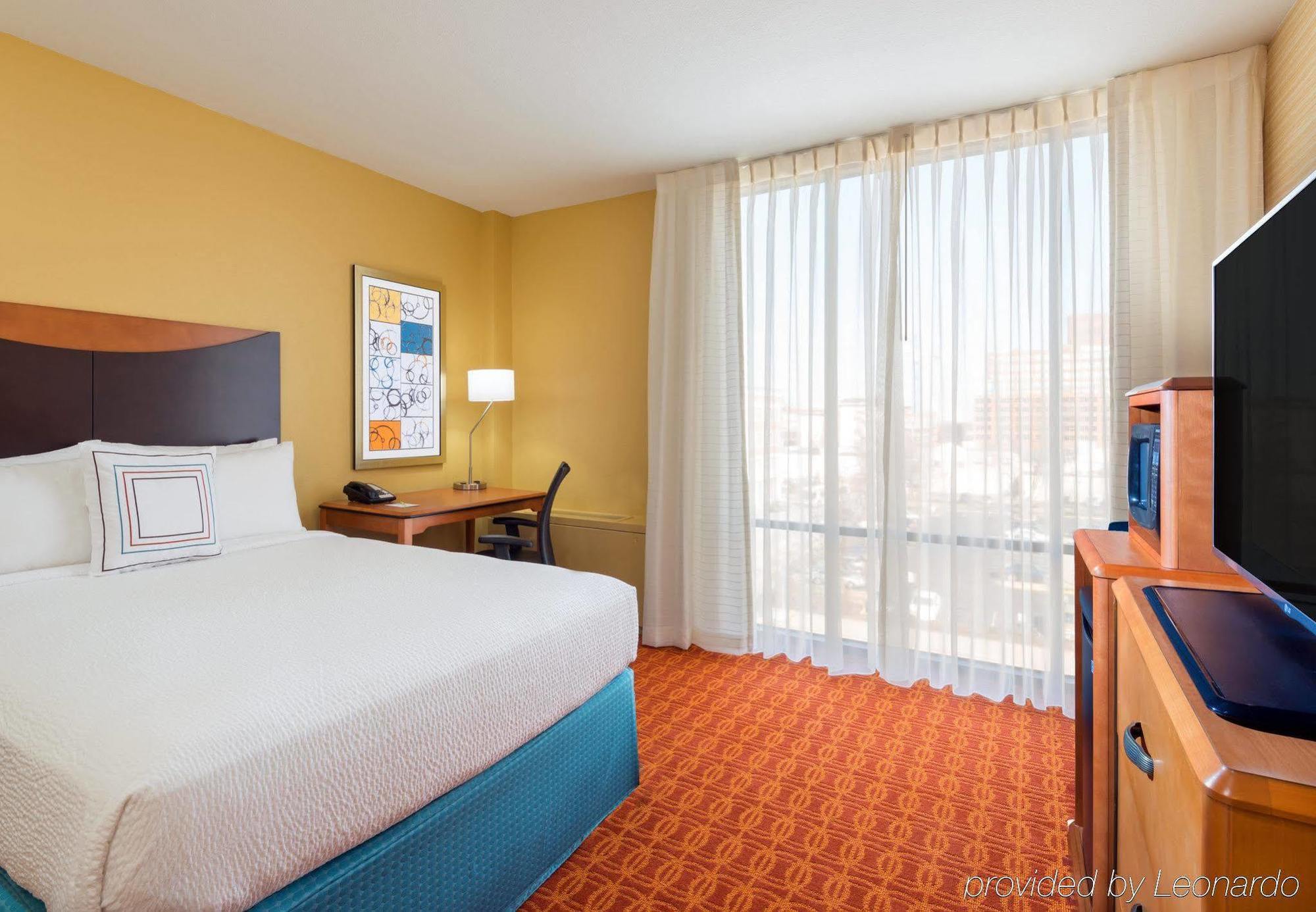 Fairfield & Downtown 3*